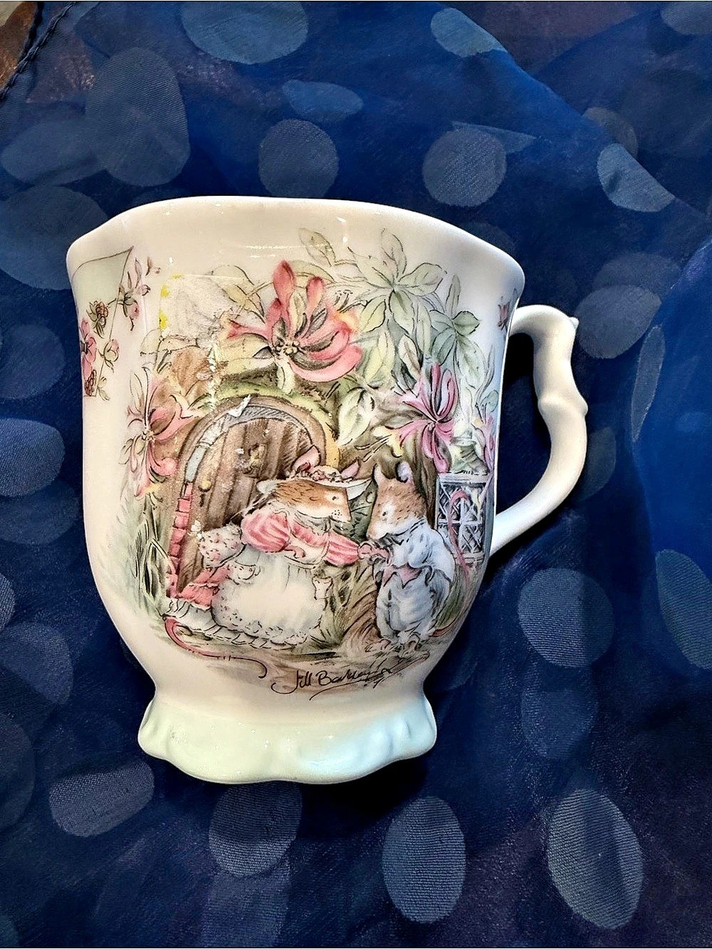Royal Doulton Brambly Hedge Spring Footed Beaker / Mug White & Pink